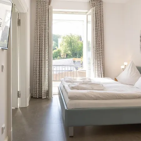 First Meereskristall